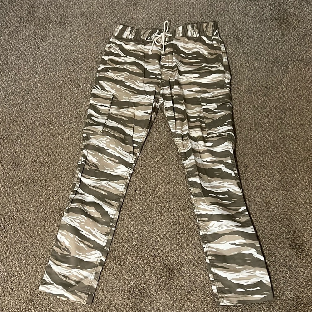 Camo cargo pants, size 32